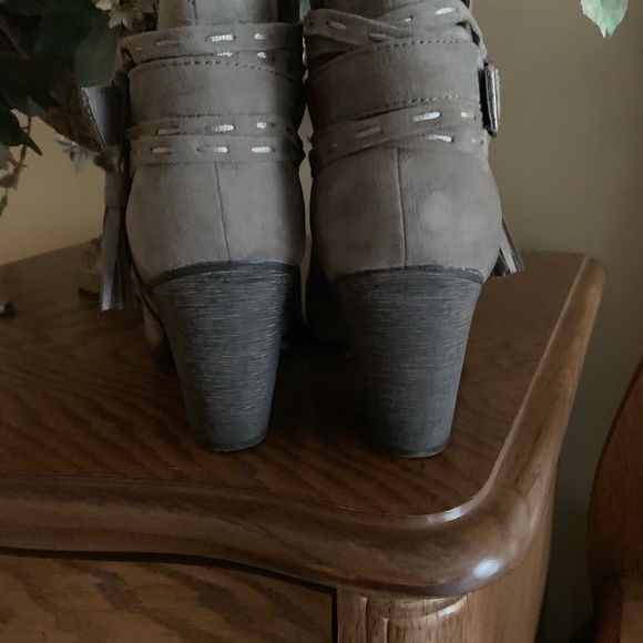 Booties - Picture 3 of 4